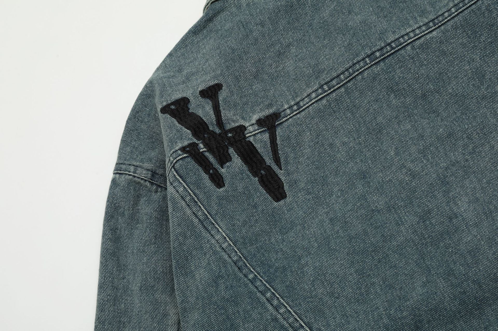 VLONE embroidered letter denim jacket